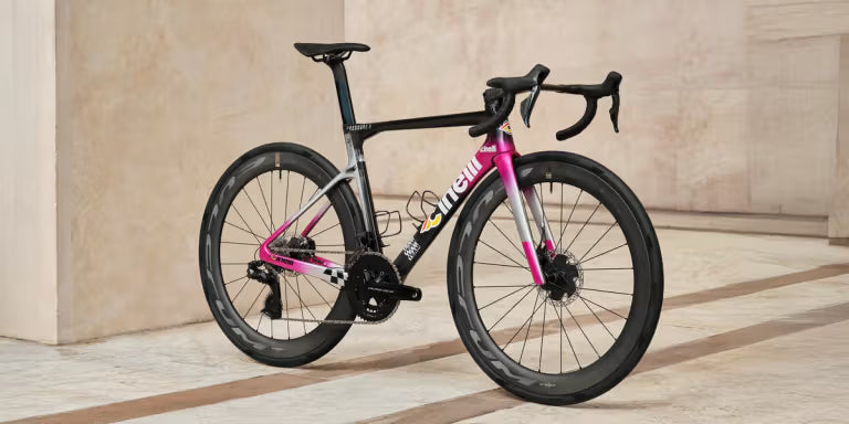 Cinelli Pressure II detailing the complete high-performance aero road rig layout.