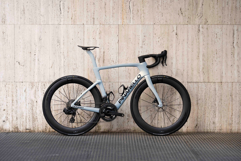 Pinarello Dogma F MY25 | Size 550 | Luxter Venice | 7.085 kg