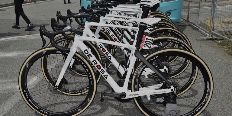 De Rosa 70 and Campagnolo, Made in Italy Shines at the Giro d'Italia