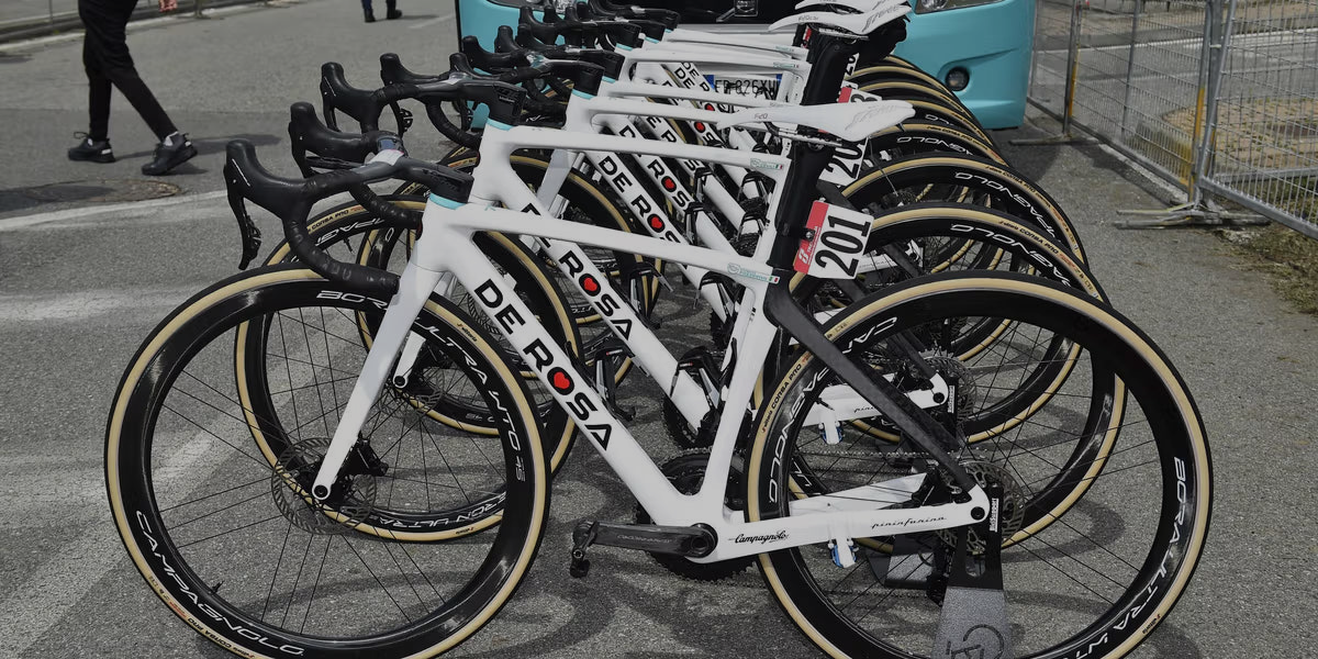De Rosa 70 and Campagnolo, Made in Italy Shines at the Giro d