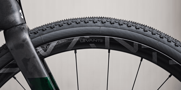 Gravel Bike Wheels Campagnolo Levante carbon wheelset for off road riding