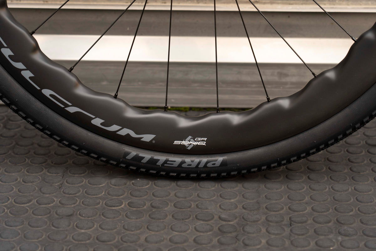 Basso Palta III | Size M | Carbon Chrome | 8.855 kg Tyres 