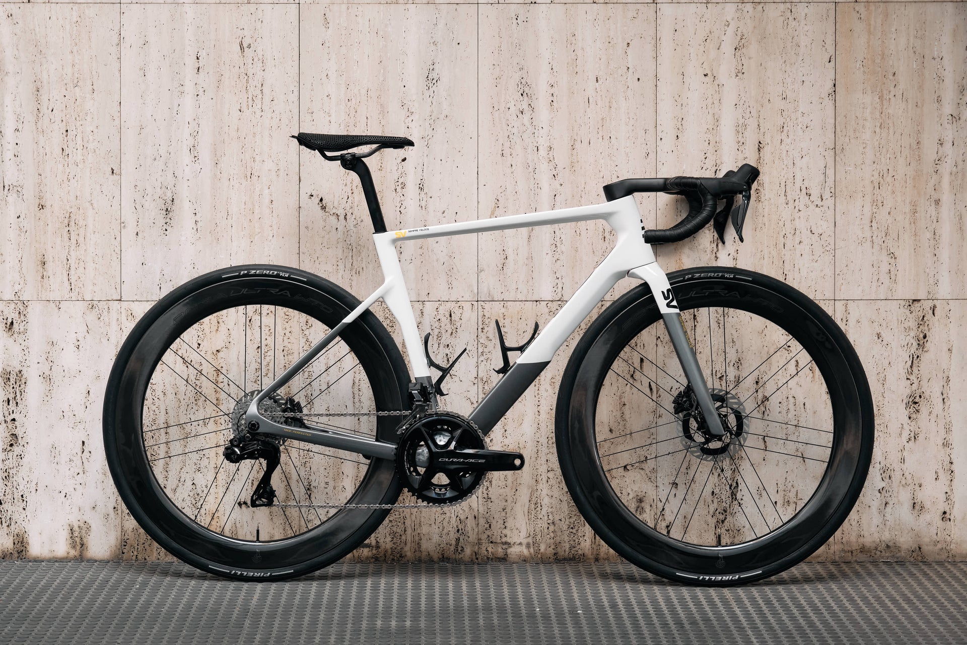 Drive side view of the Basso Diamante SV Elan complete bicycle, custom built by Cicli Corsa.