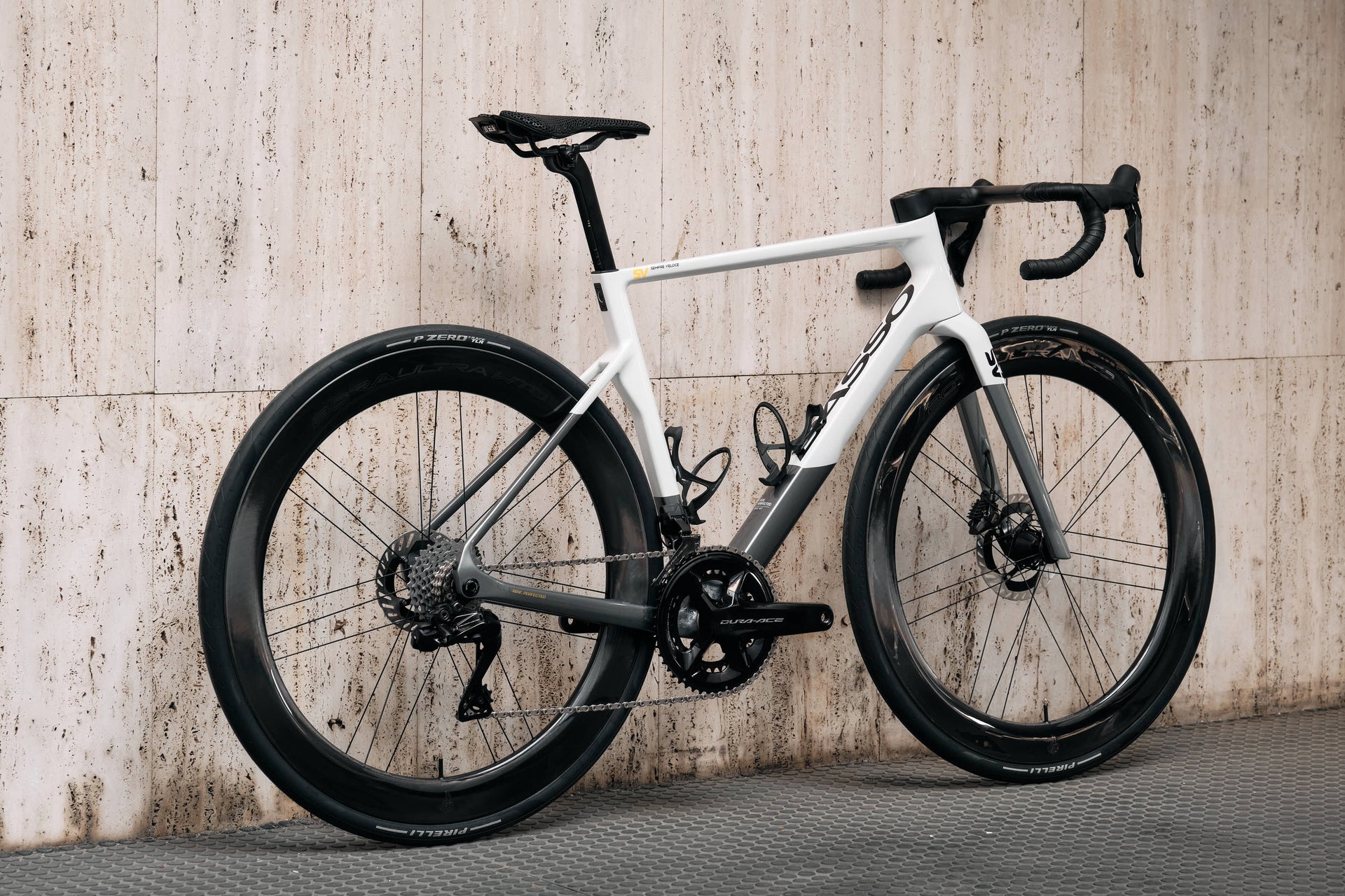 Rear view of the Basso Diamante SV Elan complete bicycle by Cicli Corsa.