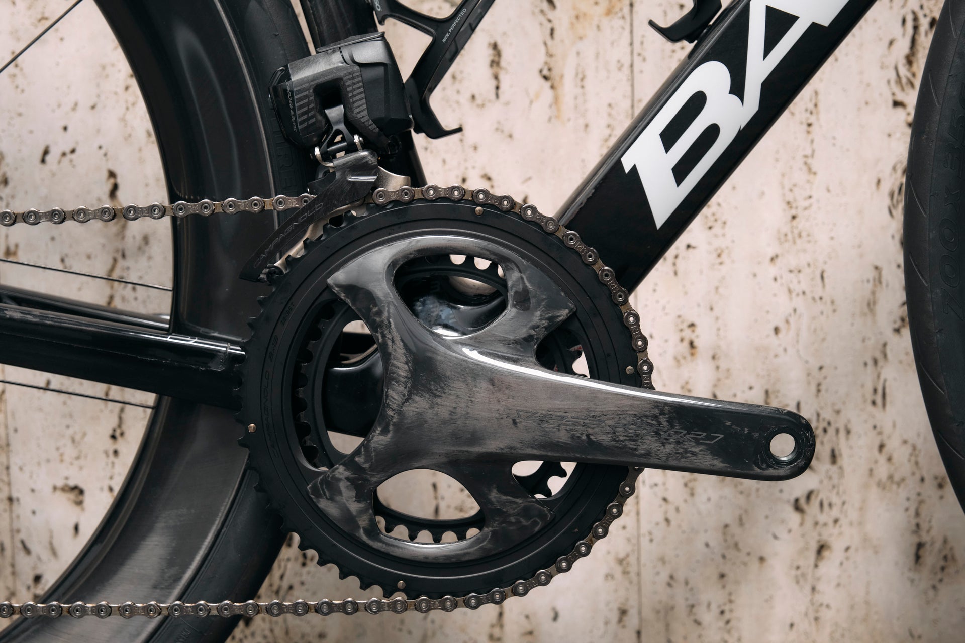 Shimano Dura-Ace crankset close-up on the Wilier Supersonica complete bicycle by Cicli Corsa.