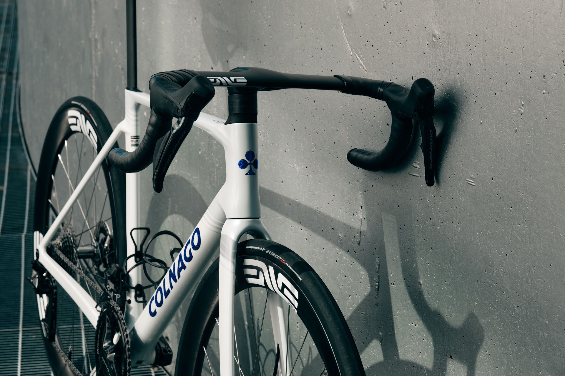 Front-end view of the Enve SES Aero Pro One-Piece Cockpit integrated carbon handlebar on the Colnago V5Rs VRWB complete bicycle by Cicli Corsa.