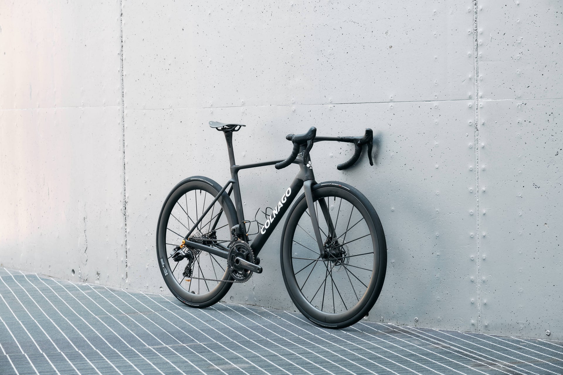 Colnago V5Rs | Size 485 | Raw Carbon Custom Paint drive train side oblique front view