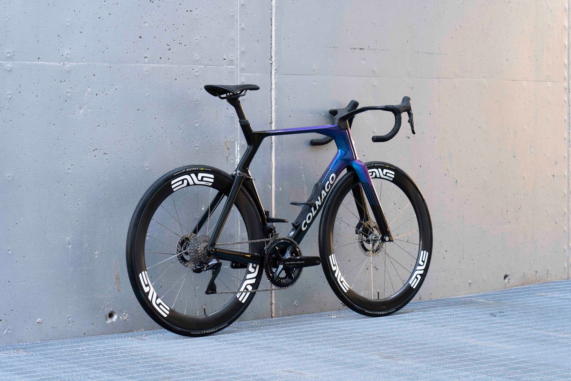 side view of the Colnago Y1Rs YSBO complete bicycle, custom built by Cicli Corsa.