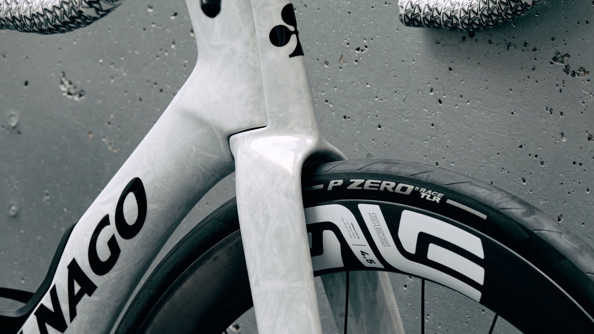 ENVE SES 4.5 carbon wheels on the Colnago Y1Rs complete bicycle by Cicli Corsa.