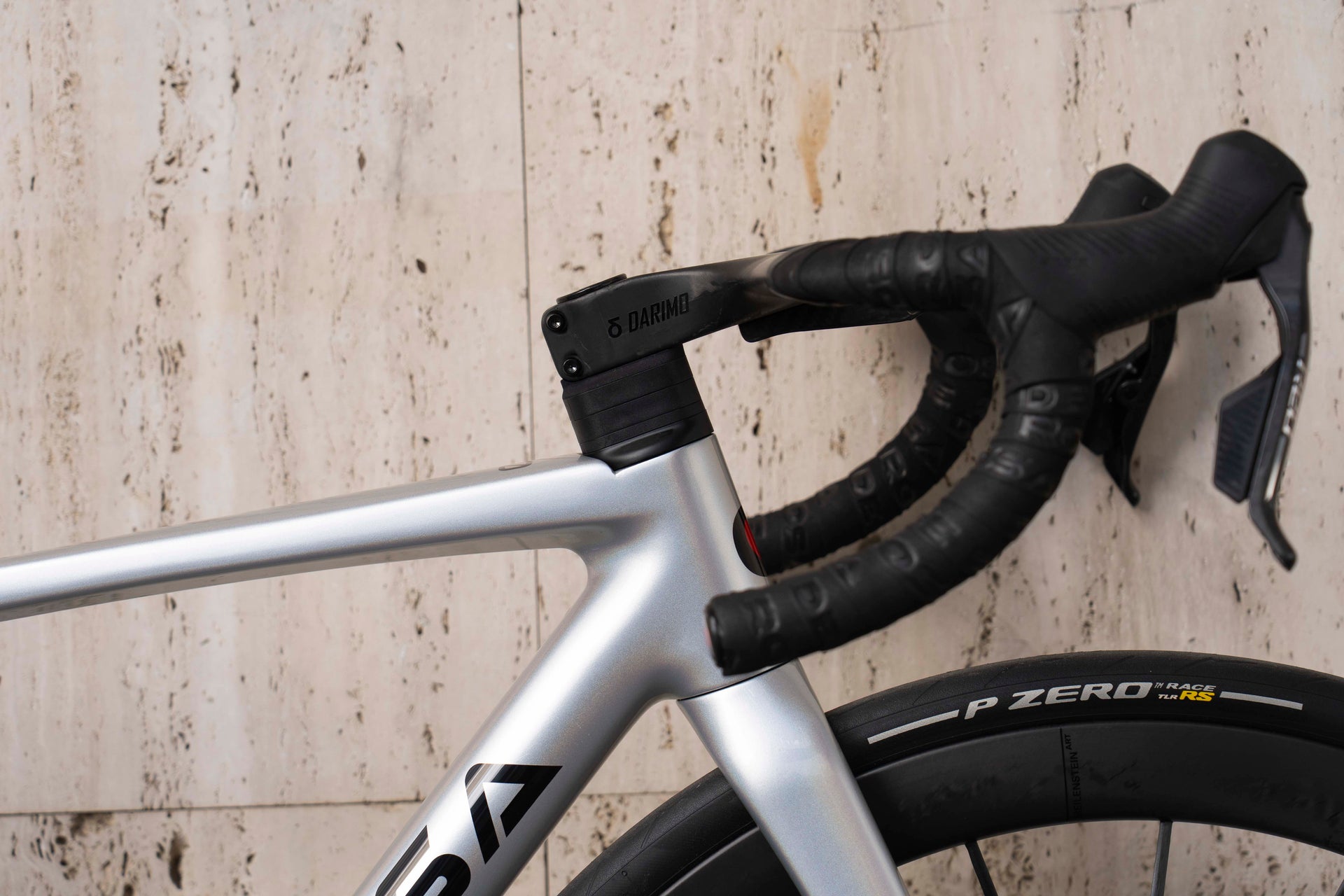 Alpitude Superleggero Bottle Cages & Carbon-Ti Top Cap