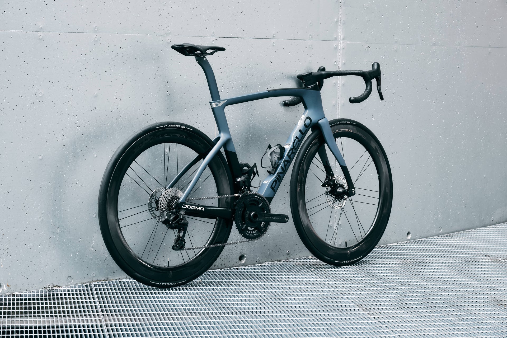 Cicli Corsa Pinarello Dogma F Luxter Grey Matte Campagnolo Super Record Ultra Power Meter Bora Ultra WTO