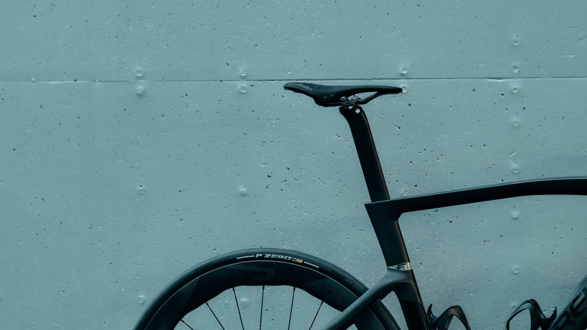 Saddle and aero carbon seatpost on the Pinarello Dogma F BOB complete bicycle by Cicli Corsa.