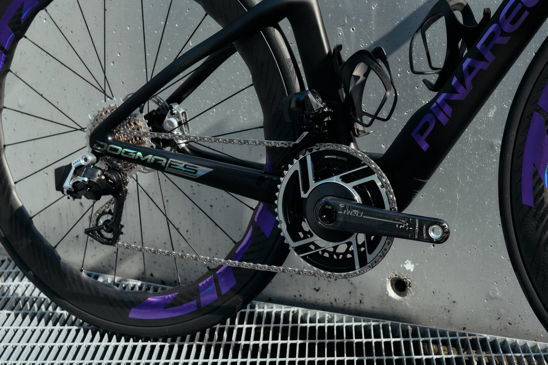 Pinarello Dogma F | Size 500 | Tissot Limited Edition drive train SRAM Red AXS 2x12 Disc groupset