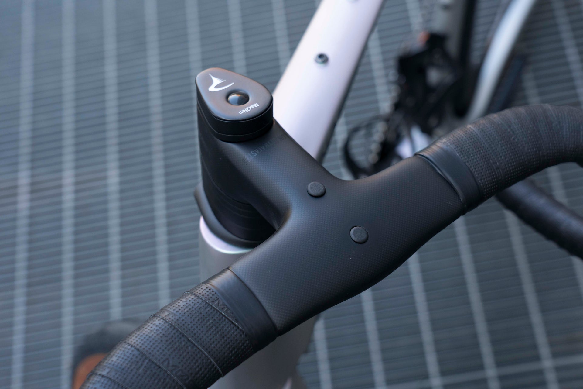 Pinarello GR | Size 545 | Interstellar | 7.705 kg | Gravel Bike Handlebar