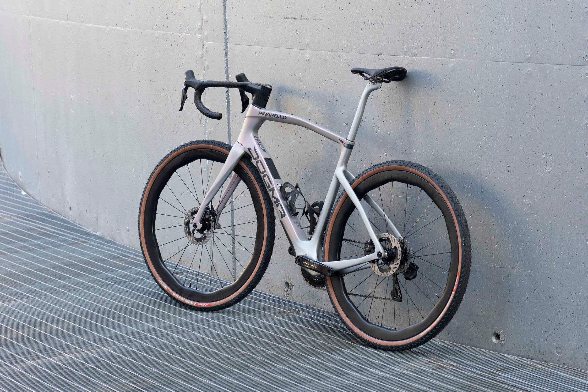 Pinarello GR | Size 545 | Interstellar | 7.705 kg | Gravel Bike No drive train view