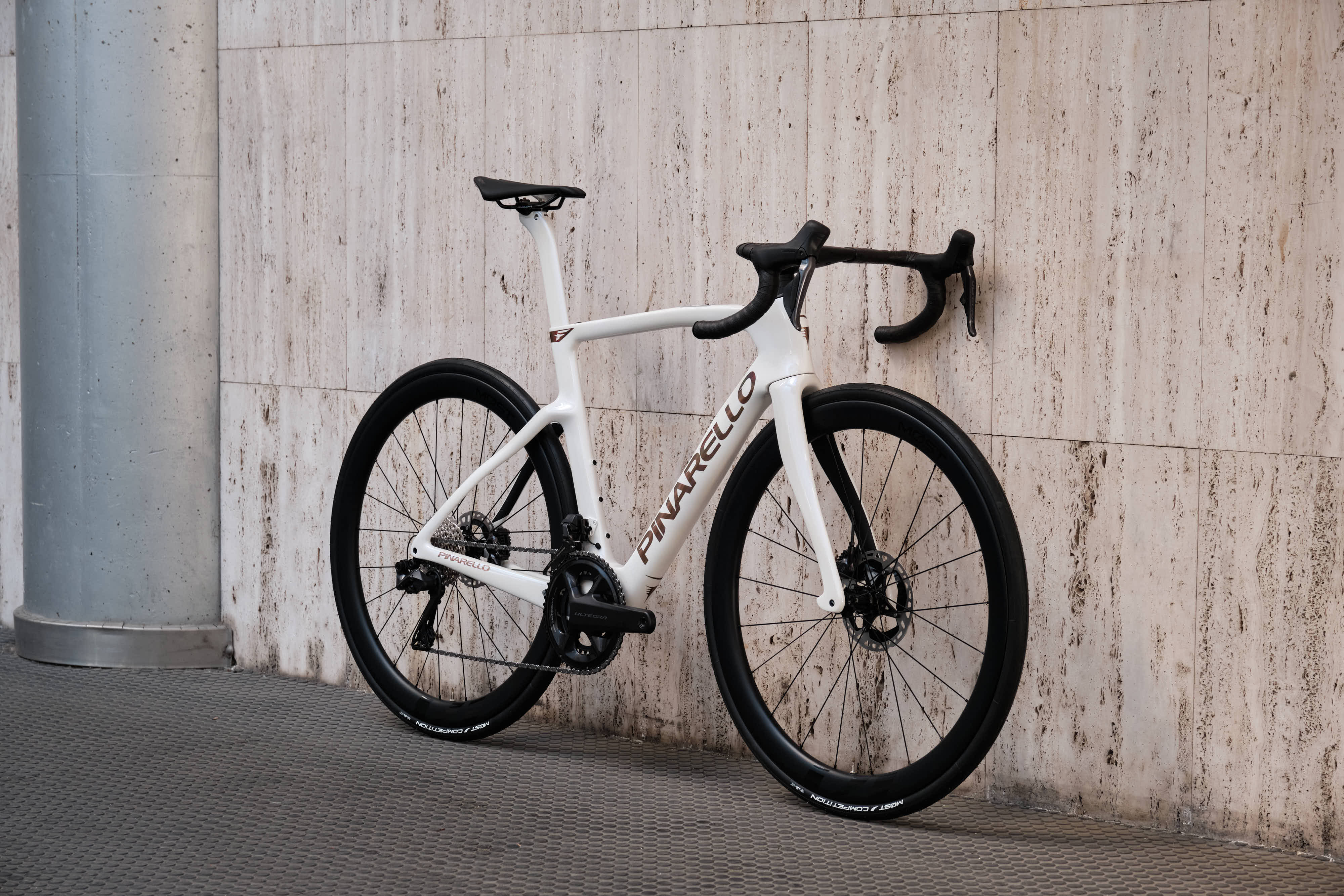 Pinarello F7 Ultegra Di2 | Alabaster White | 7.6 kg | Cicli Corsa