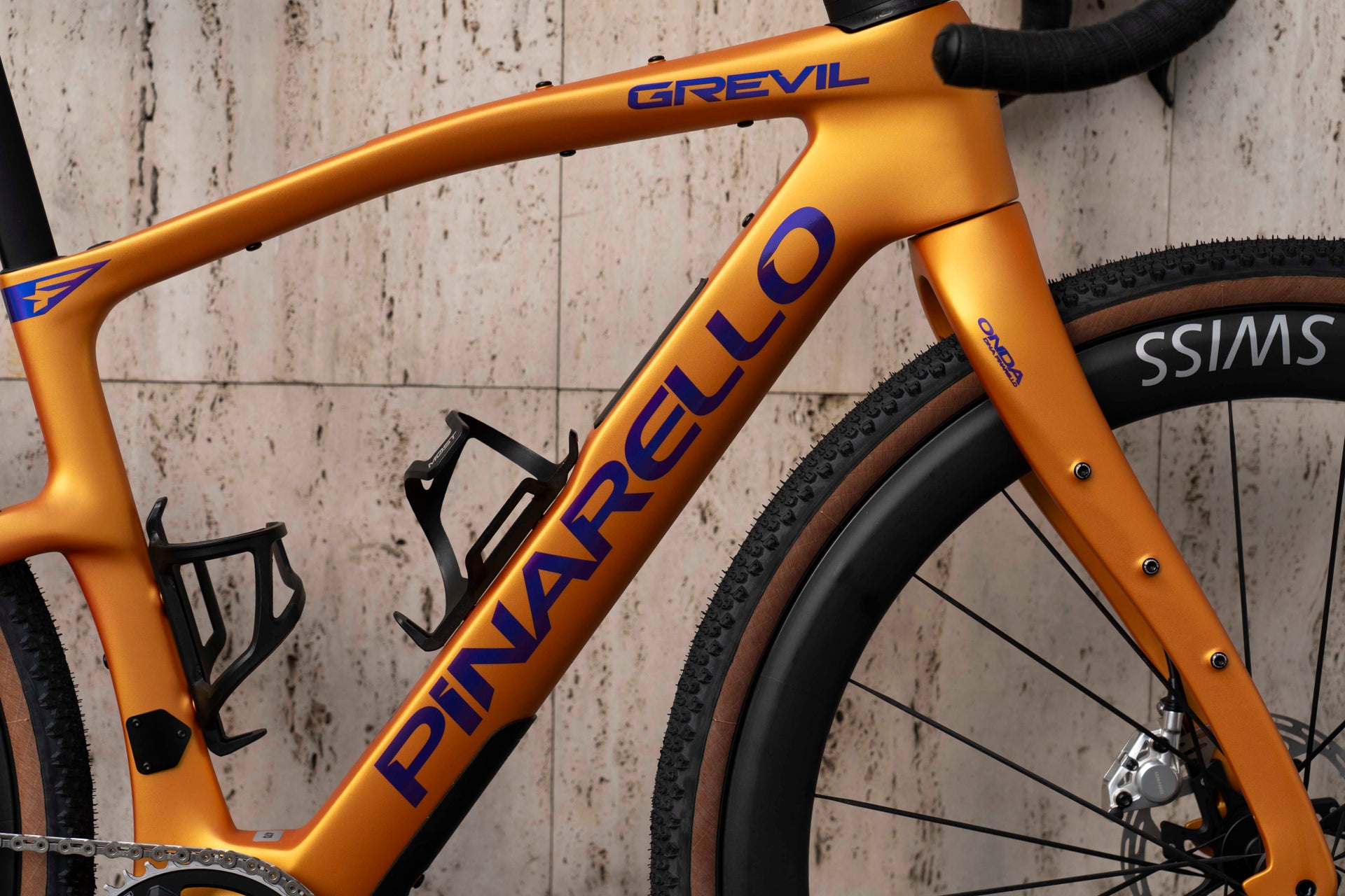 Pinarello Grevil F9 | 470 | Atlas Sun | 8.225 kg complete grevil bike frame logo