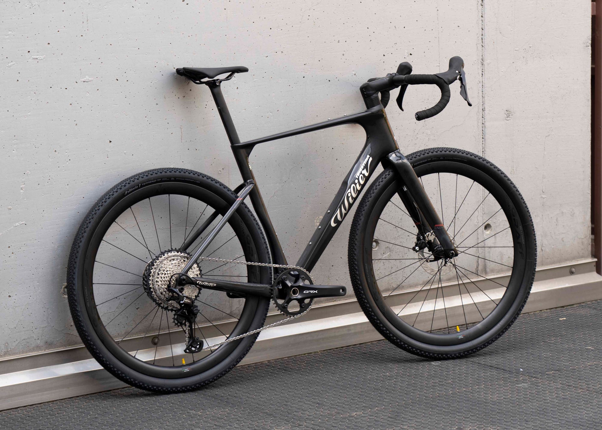 Gravel Bike Wilier Rave SLR L Glitch Black Grx 1x12 Miche Graff Allroad complete bicycle