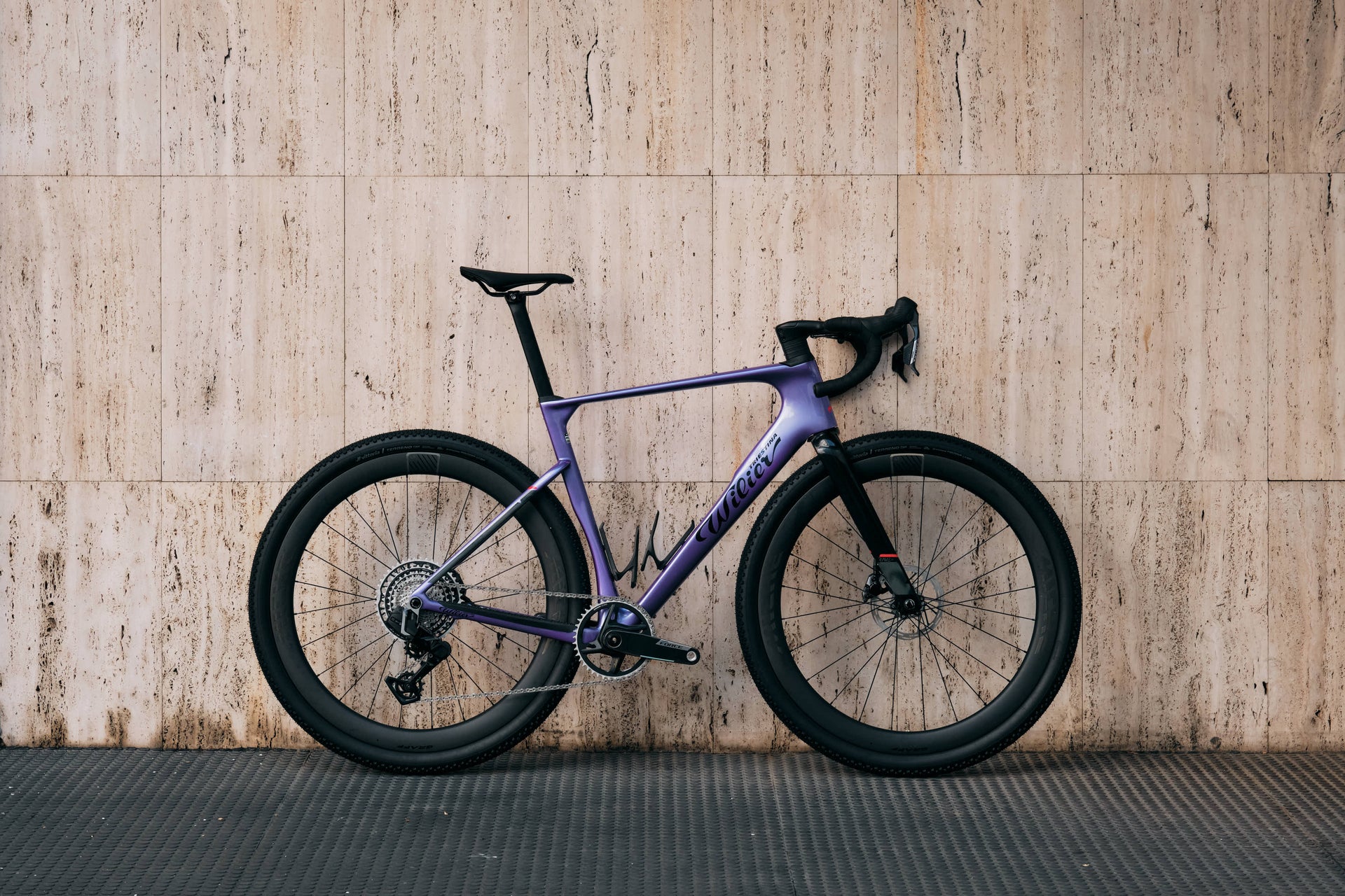 Wilier Rave SLR ID2 Neon Purple Size L Drive train Side view Complete bicycle 
