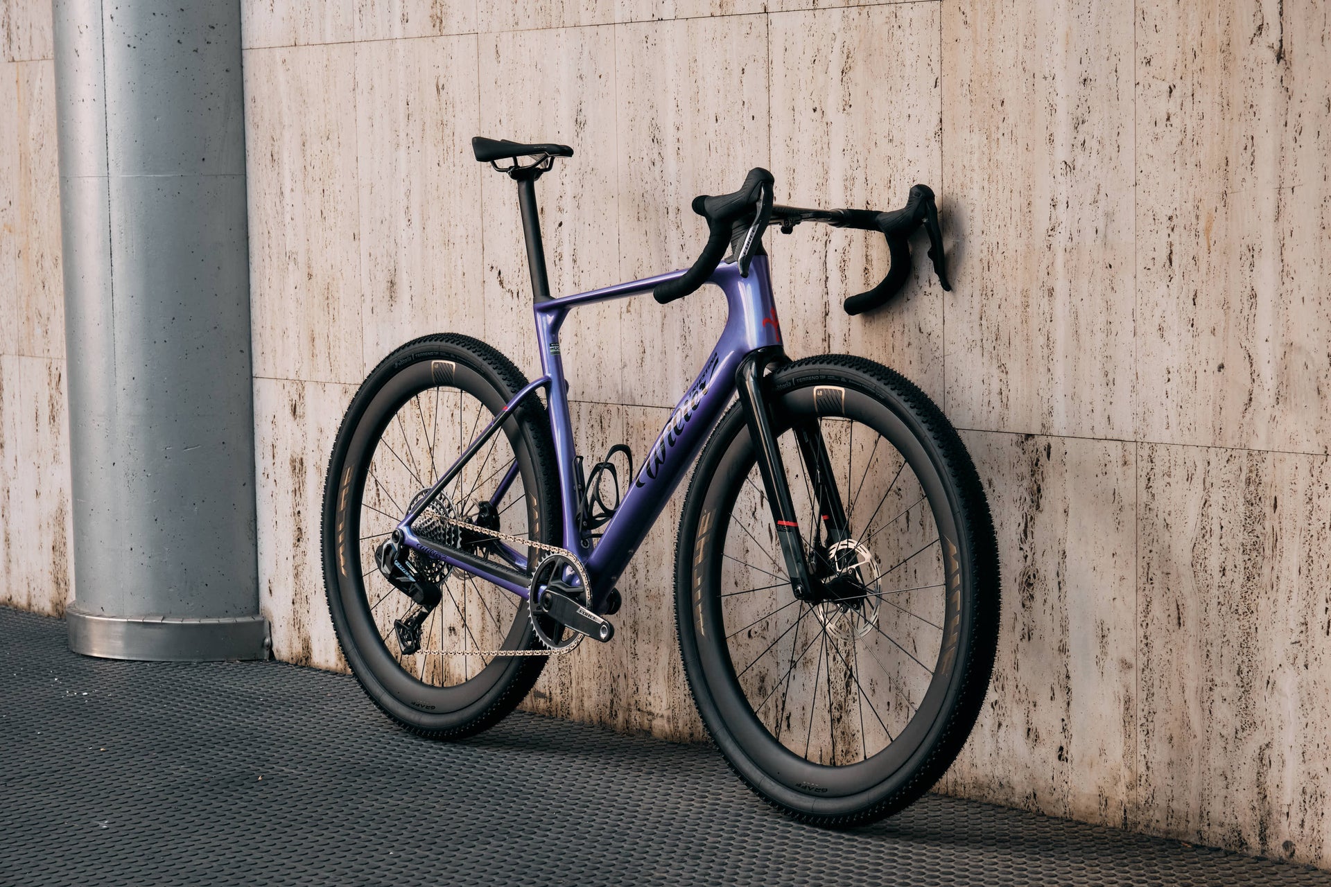 Wilier Rave SLR ID2 Neon Purple Size L Drive train front oblique Side view Complete bicycle 