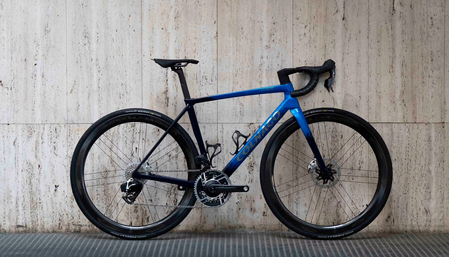 Drive side view of the hand-built Colnago C68 Road HSBL complete bicycle weighing 7.160g, custom premium bicycle build by Cicli Corsa.